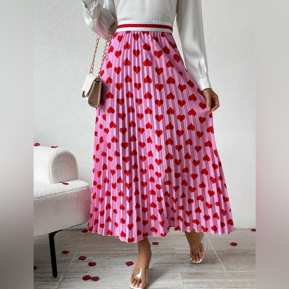 Women’s Love Heart Printed Pleated Skirt